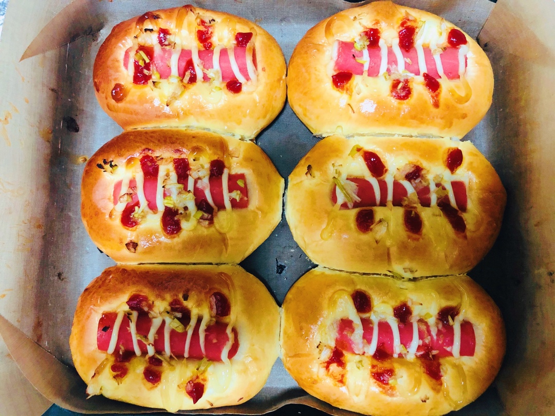 热狗香肠面包【不用厨师机面包机，手工揉面的教程】