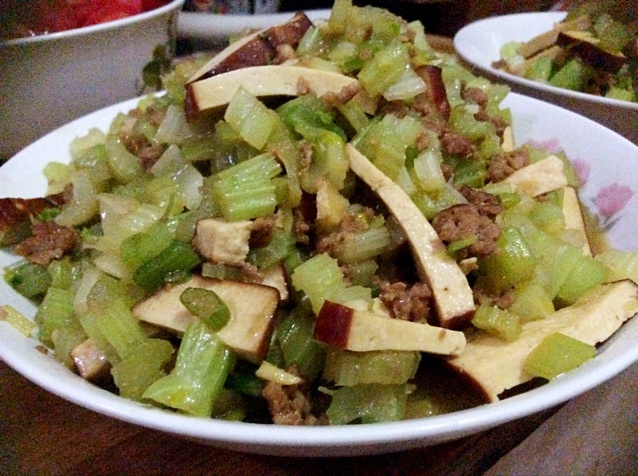 芹菜炒肉末