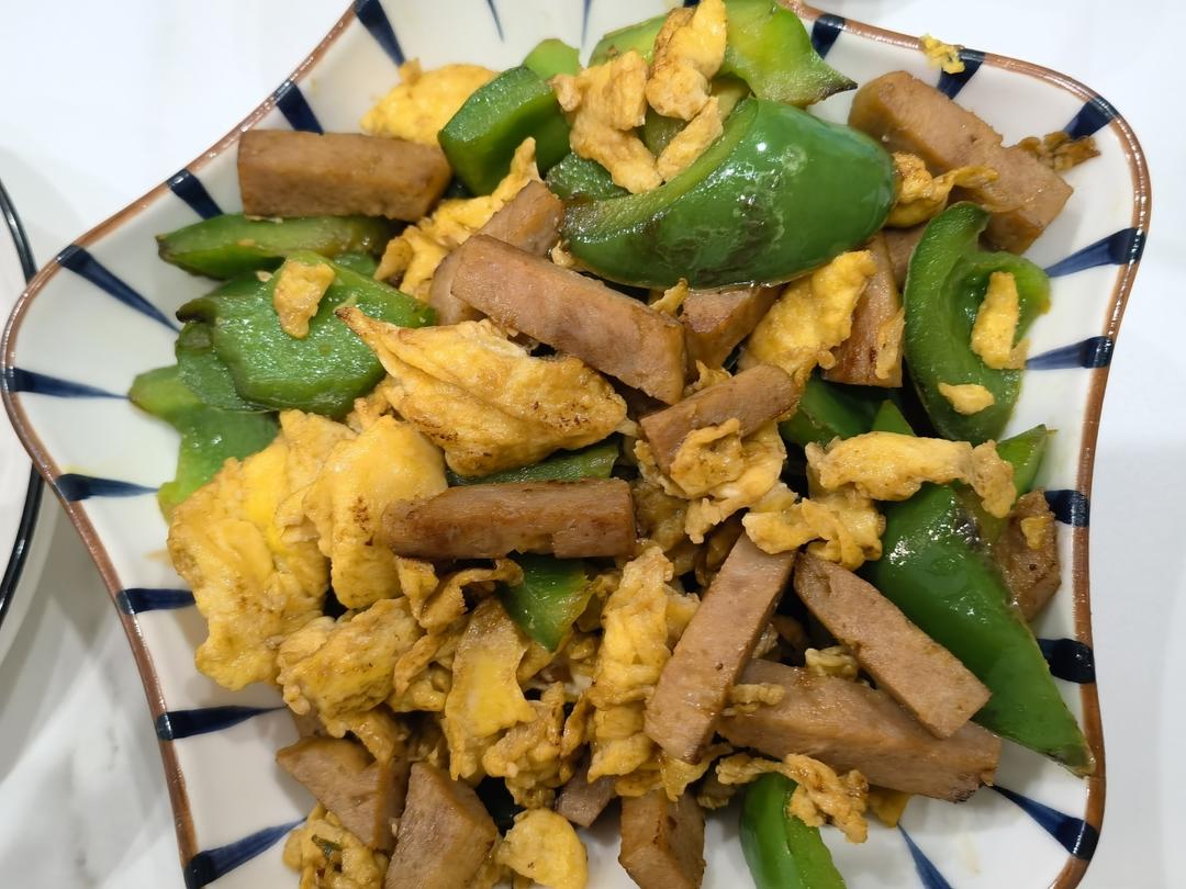 青椒火腿炒鸡蛋