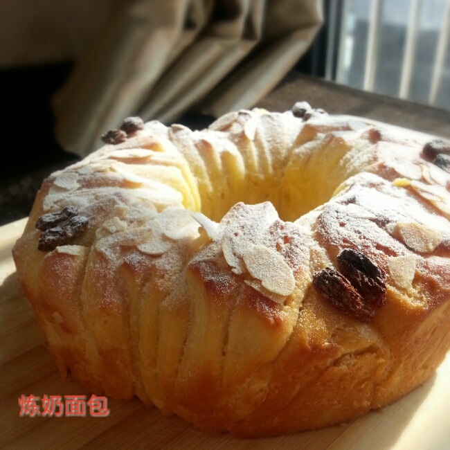 日式香浓炼乳面包