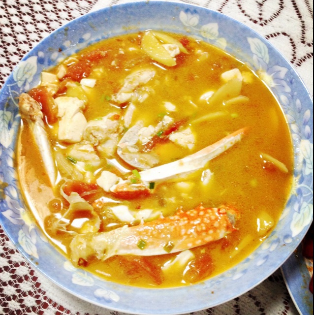 蕃茄梭子蟹豆腐煲
