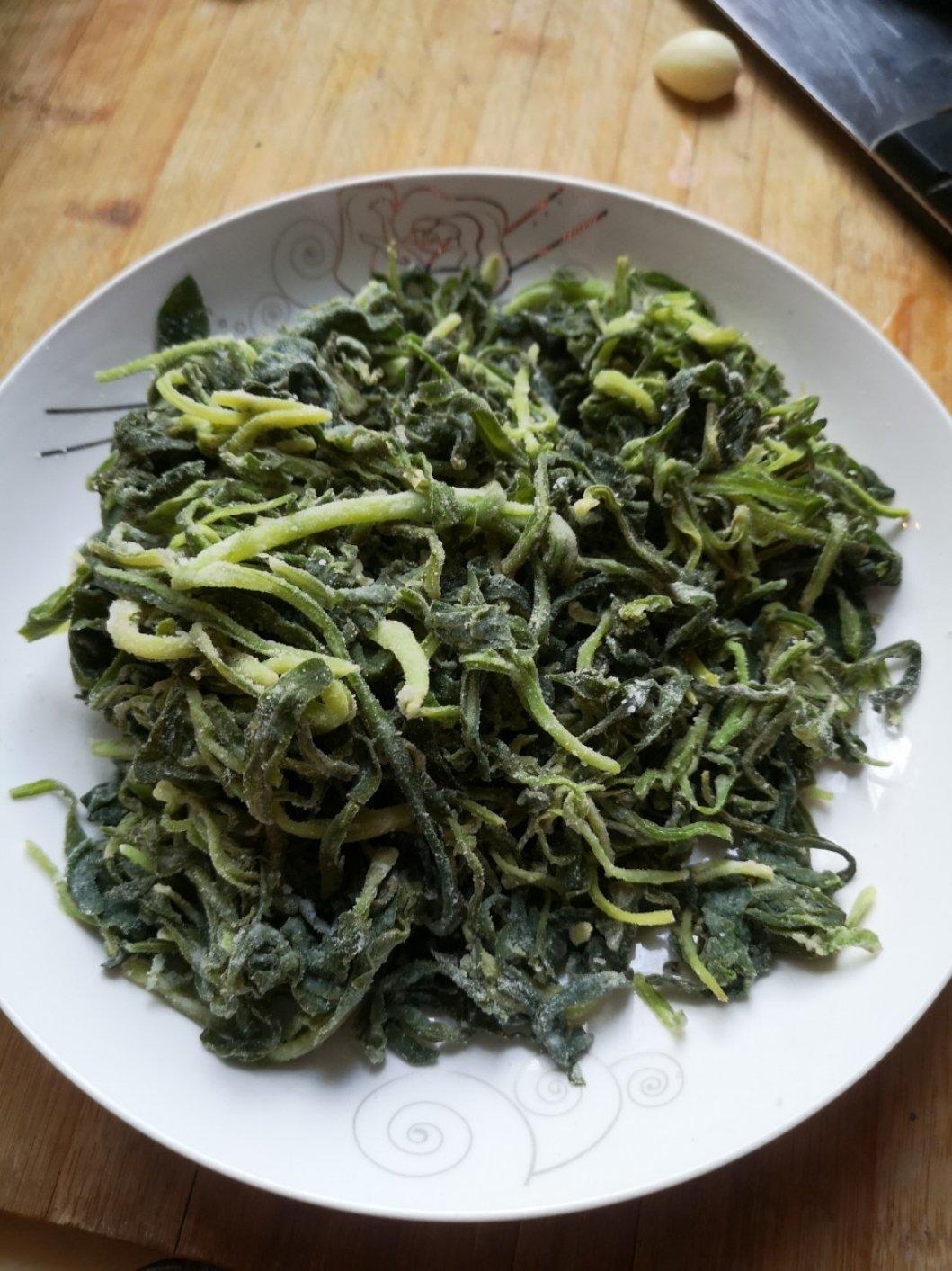 手机用风和日丽做的原创粉蒸面条菜野菜扫帚菜