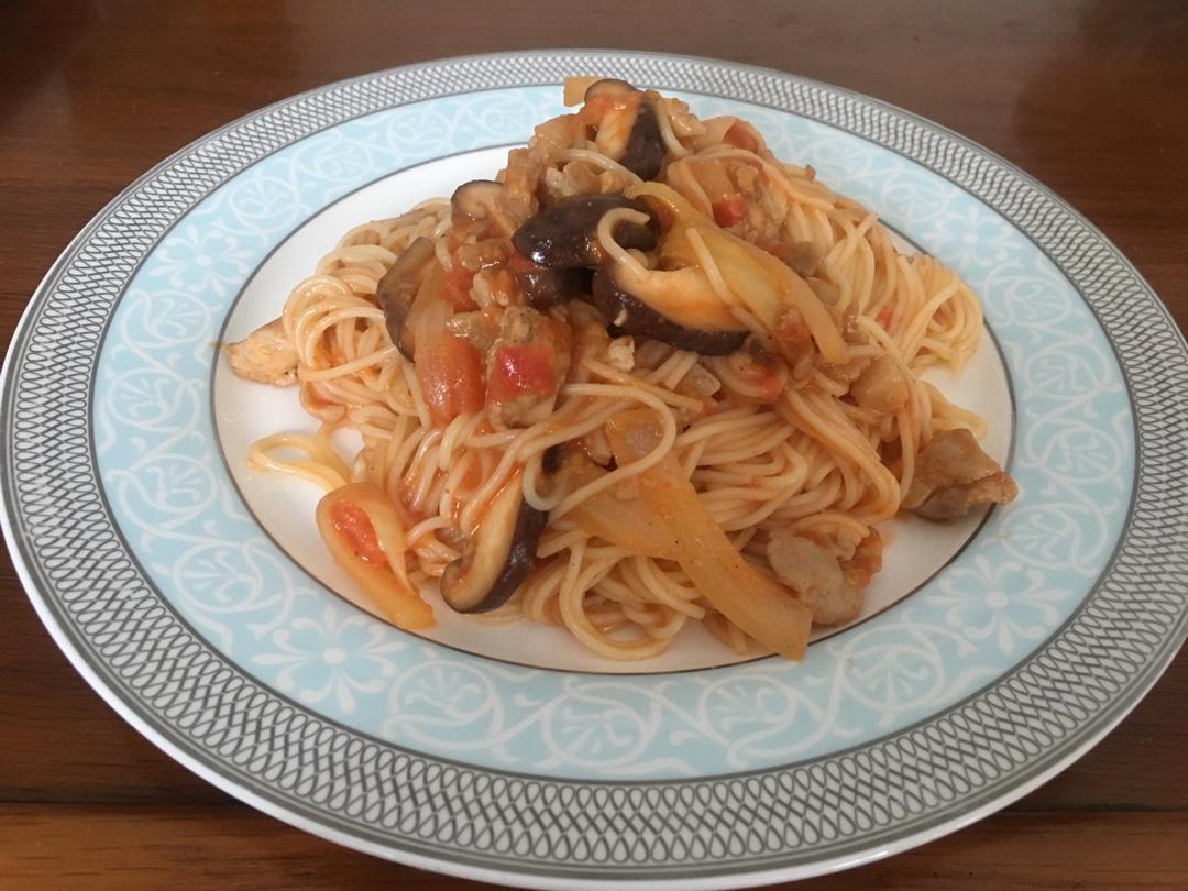 番茄肉酱意大利面