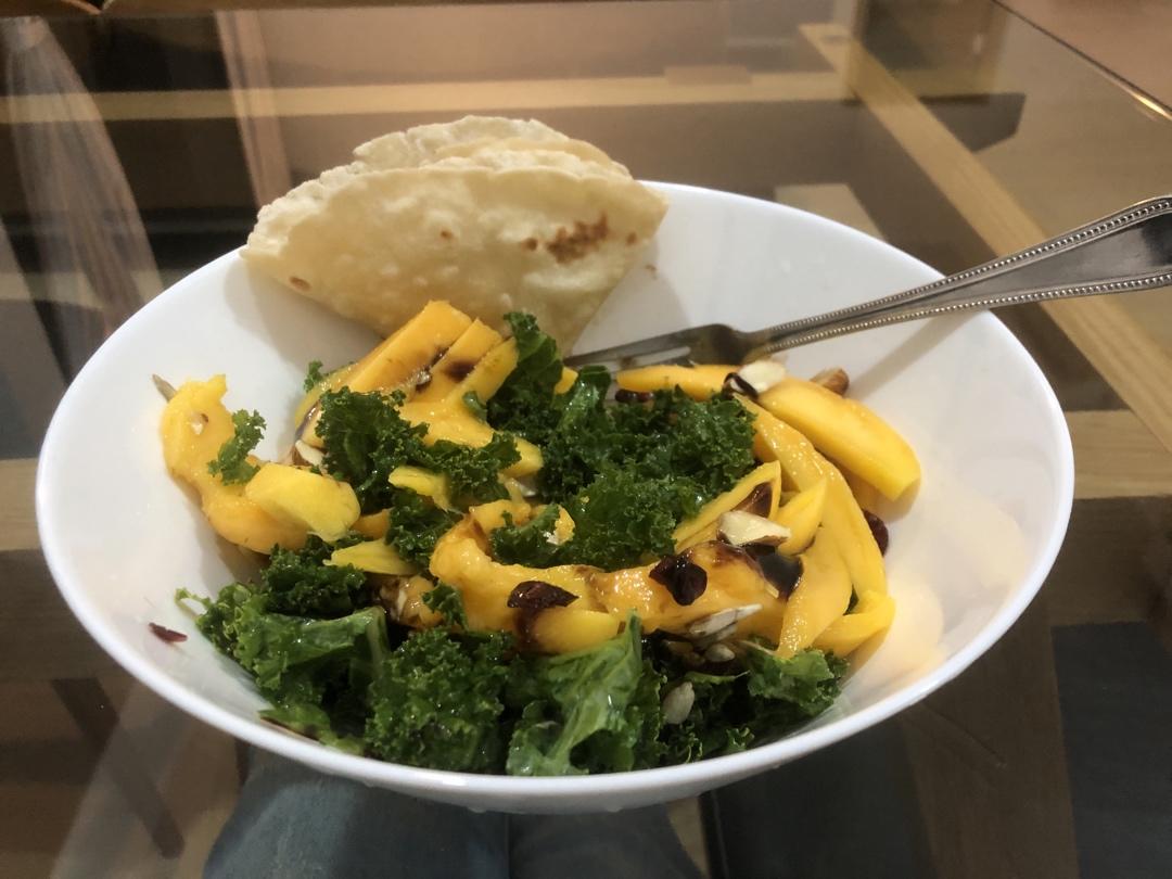 Wagas 芒果羽衣甘蓝沙拉