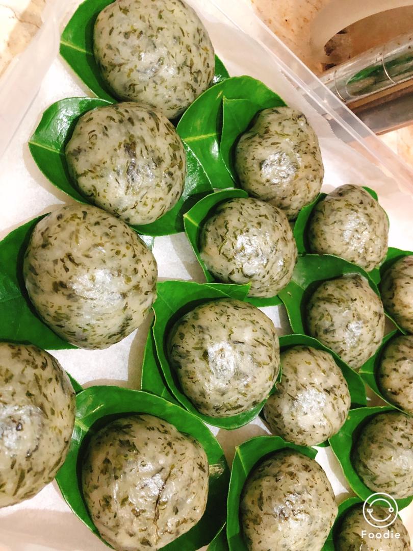 咸蛋黄肉松艾草团 青团