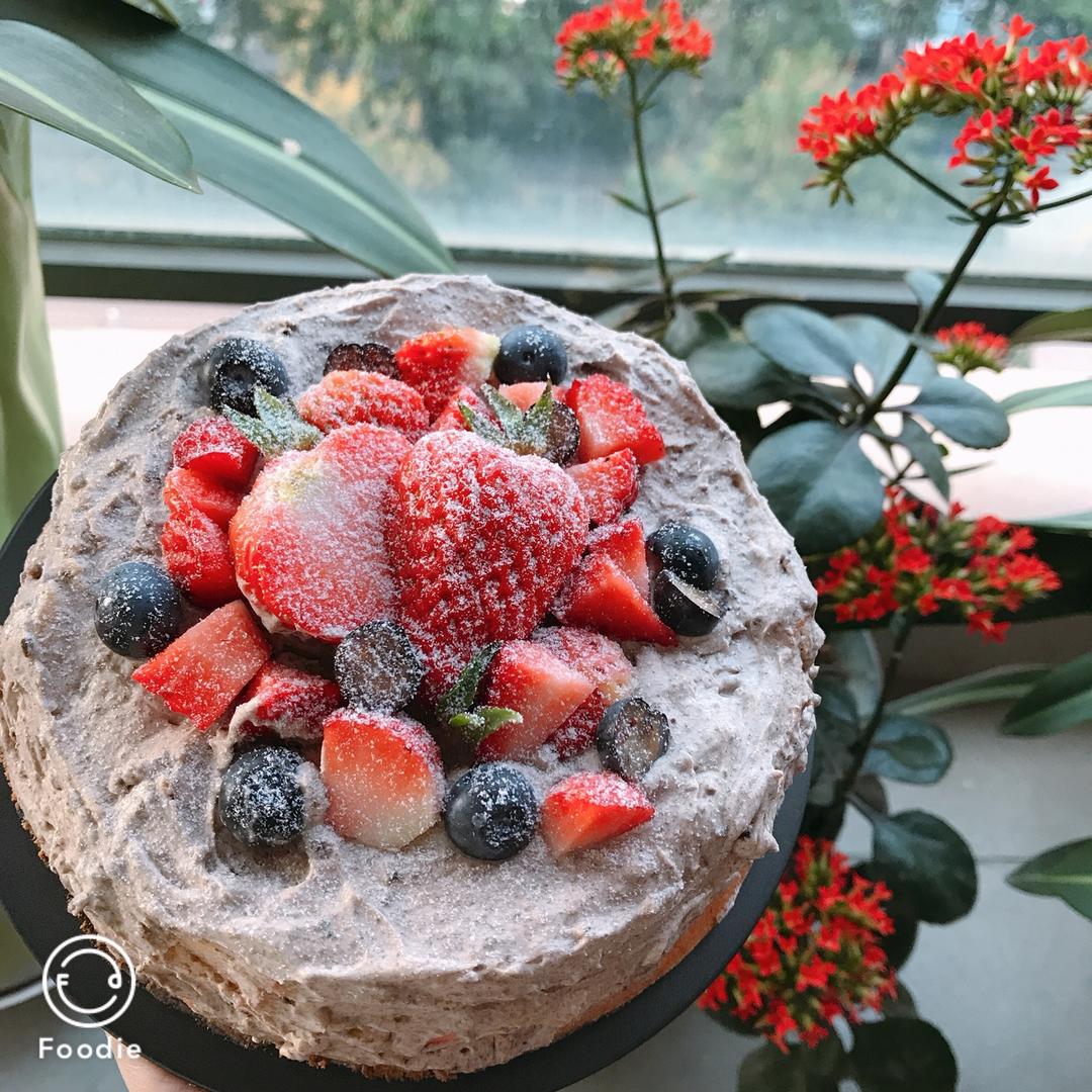 奥利奥咸奶油草莓蛋糕