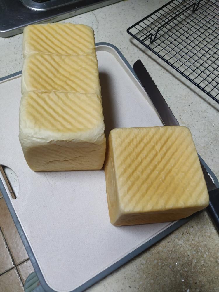 软到拿不起来的生吐司