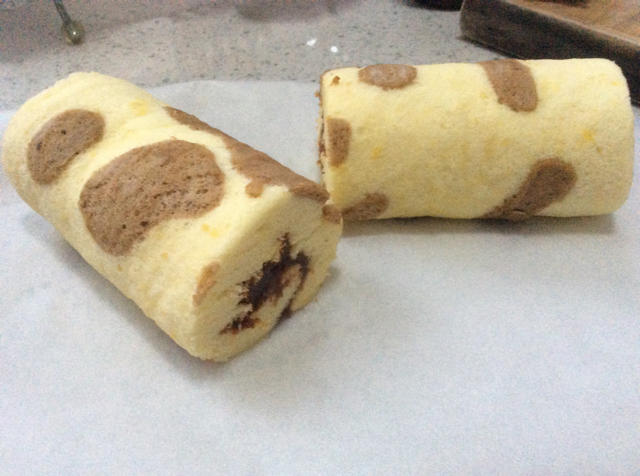 奶牛蛋糕卷+长颈鹿蛋糕卷