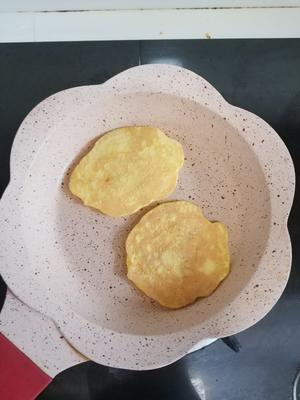 西葫芦虾皮鸡蛋饼（快手营养）（辅食）的做法 步骤7