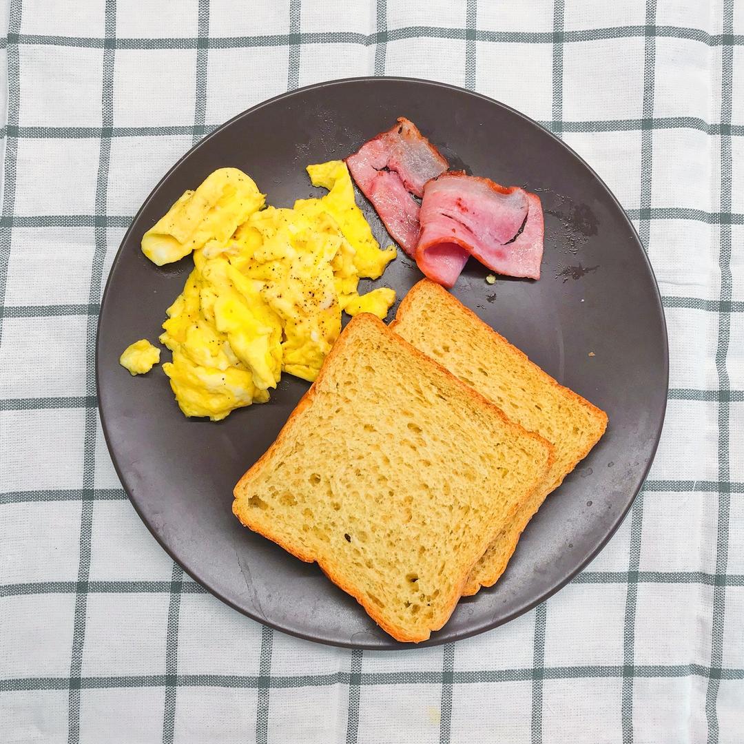 美式炒蛋 scrambled eggs