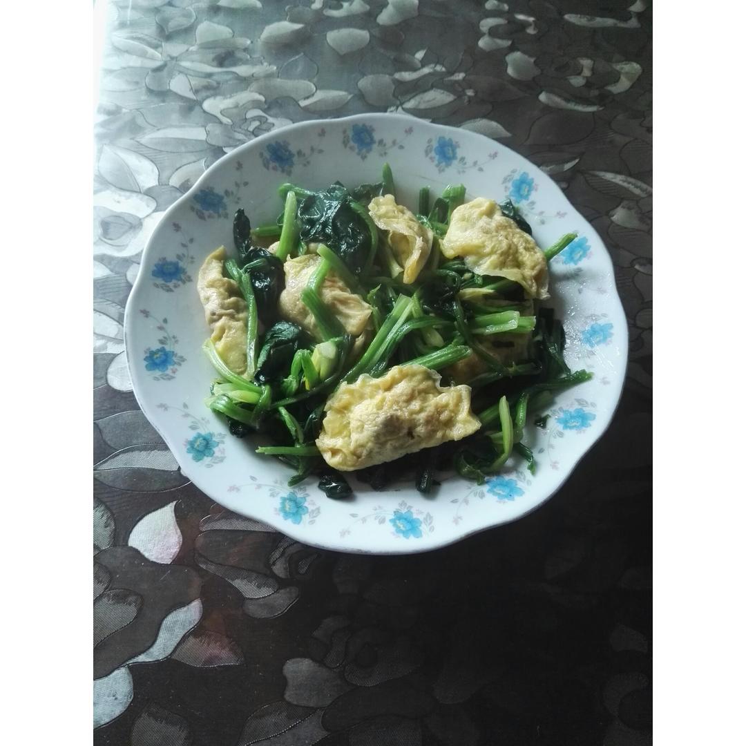 菠菜炒鸡蛋