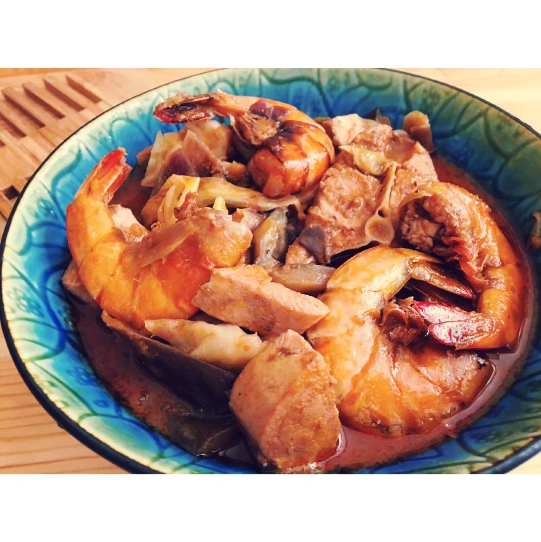 泰式酸辣鱼虾锅