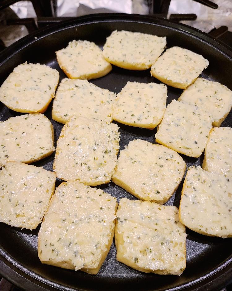 👩‍🍳西餐蒜香黄油面包〈家常菜〉