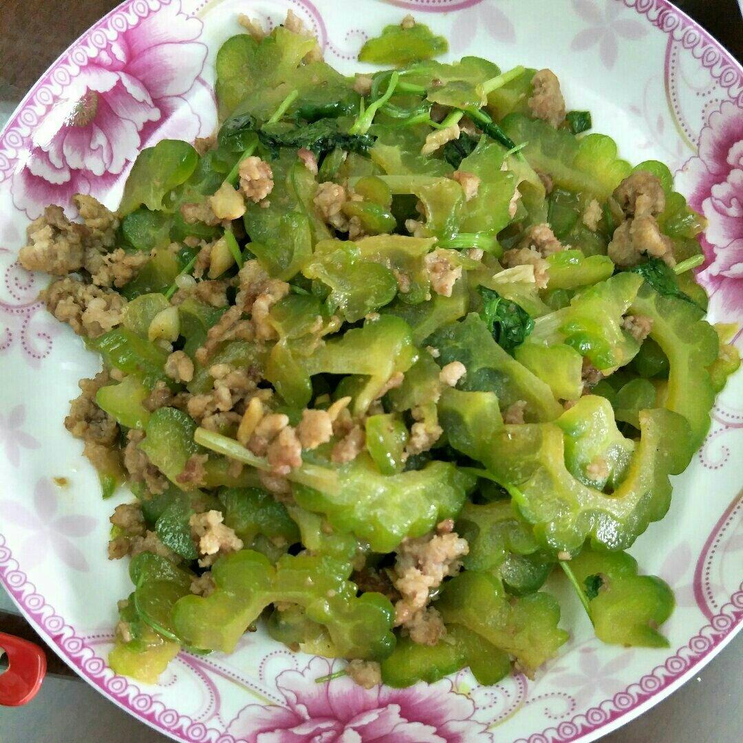 豆酱肉末炒苦瓜