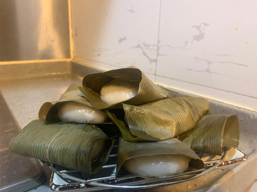 热量炸弹芝麻花生馅糯米粑粑