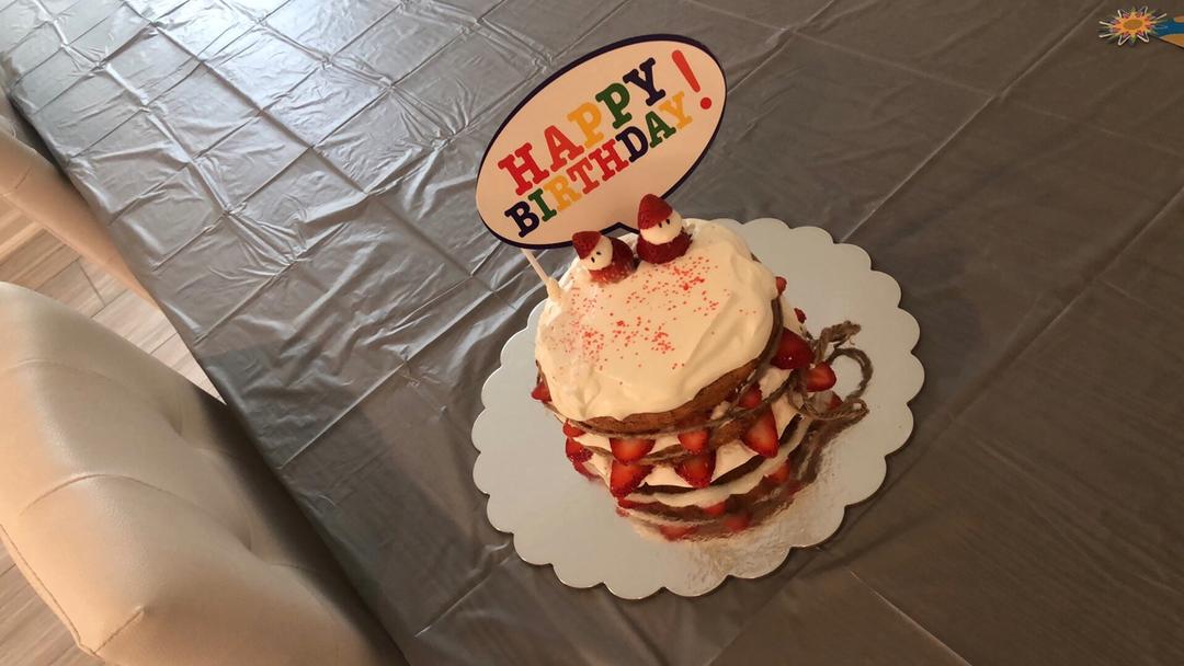 圣诞草莓雪人 红丝绒戚风裸蛋糕