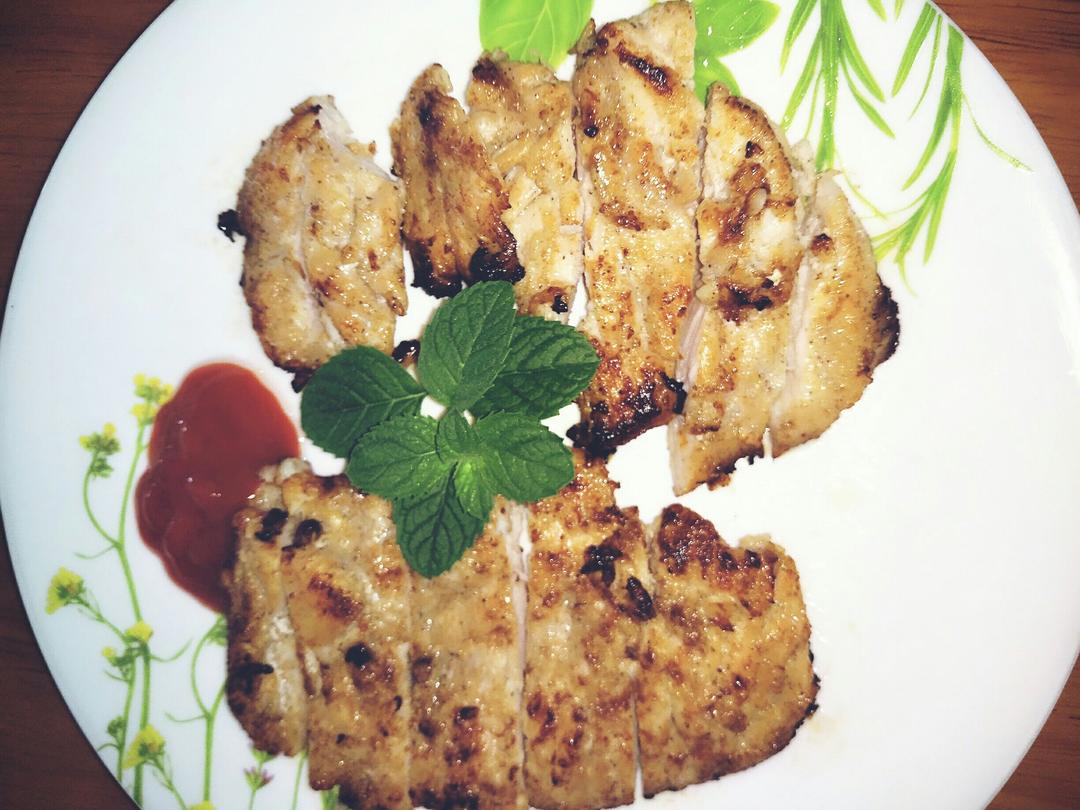 酷炫屌炸天好吃的煎鸡胸肉（香蒜蜂蜜煎鸡胸肉）