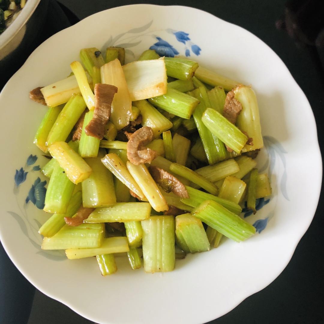 芹菜炒肉