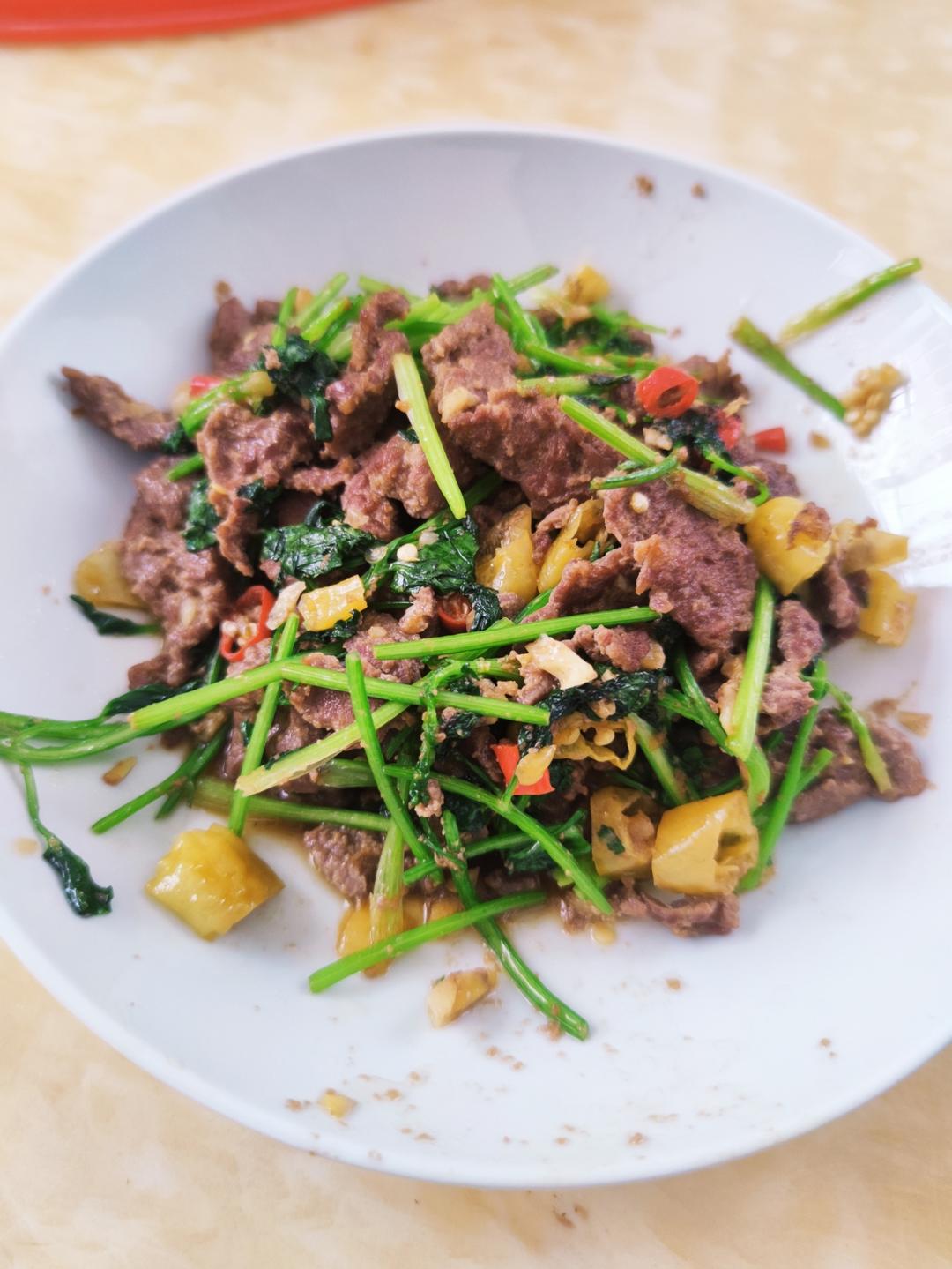 小炒黄牛肉