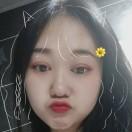 纸杯上的桃子