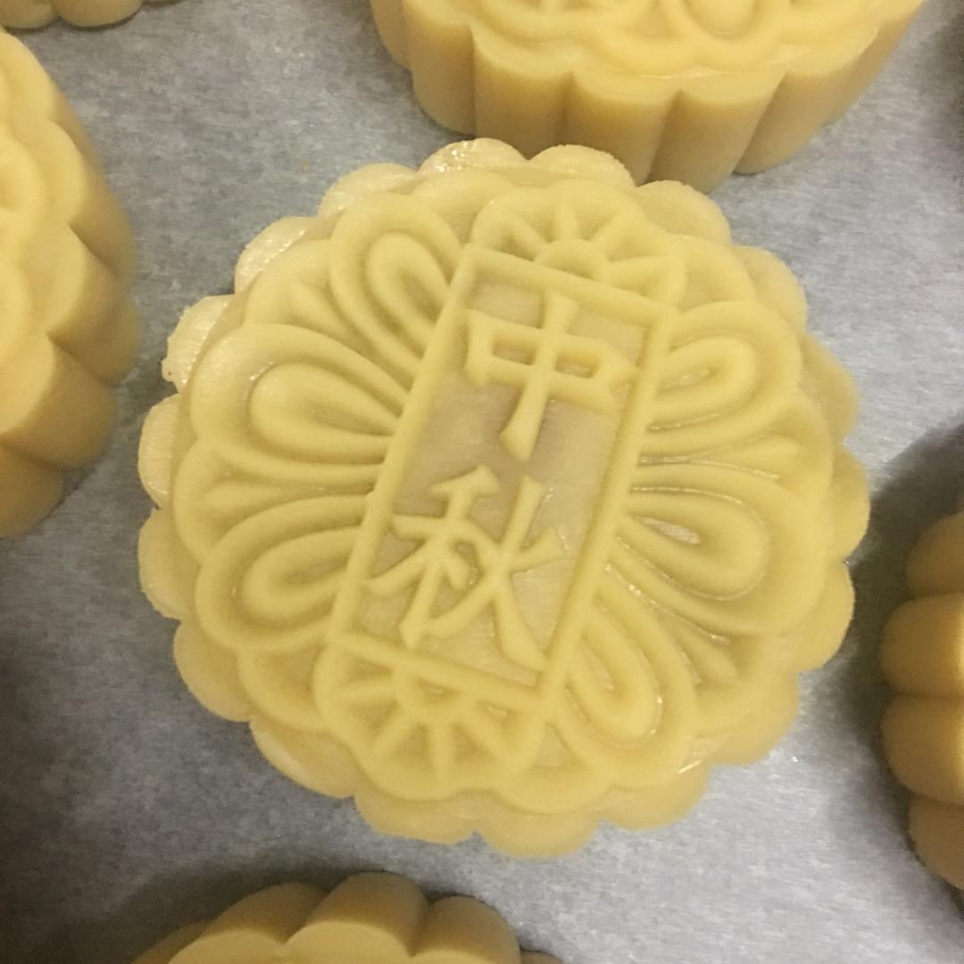 广式月饼—蛋黄芝麻月饼