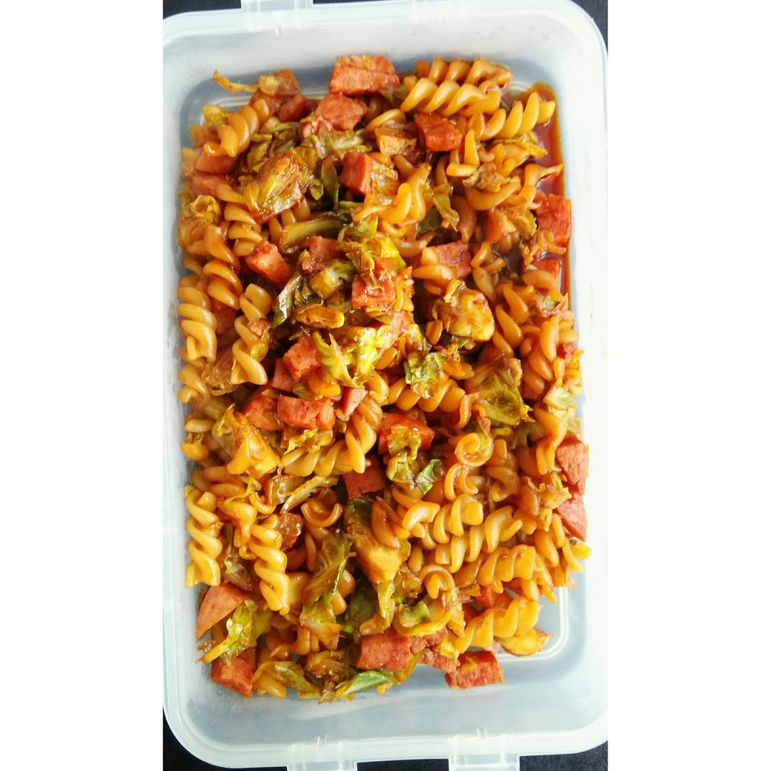 孢子甘蓝培根意面（庄祖宜）