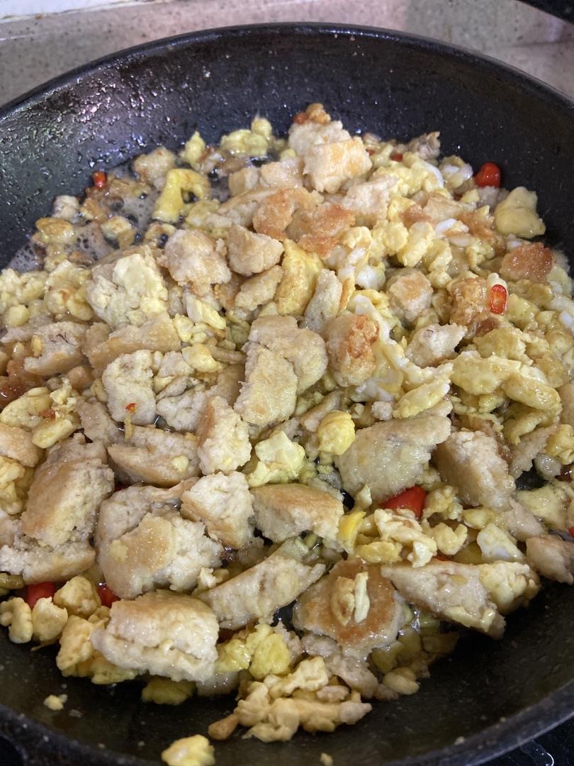 鱼子炒鸡蛋