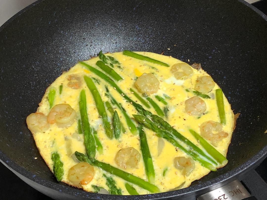 芦笋虾仁早餐蛋饼