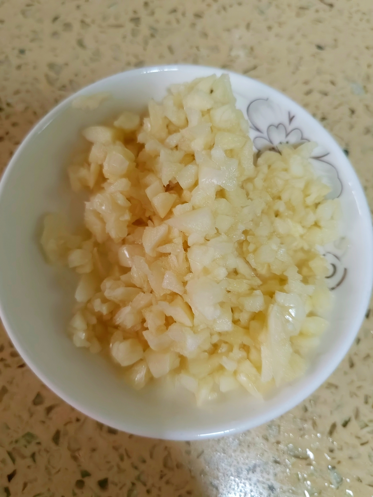 豆豉鲮鱼炒油麦菜的做法 步骤4