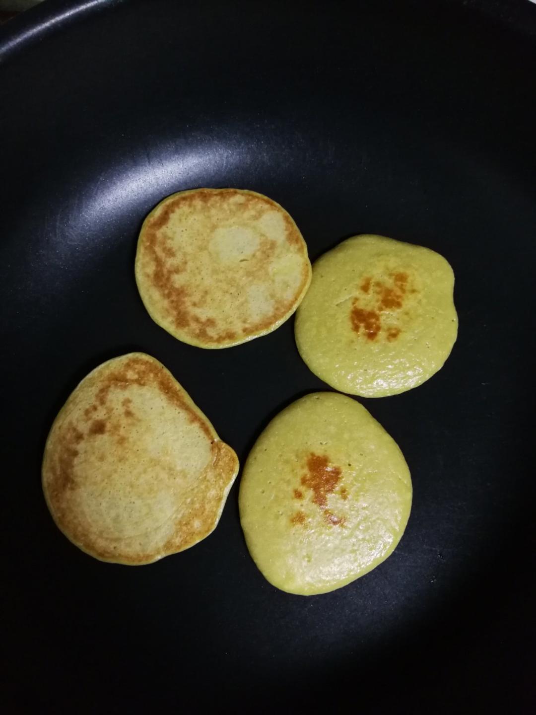 苹果松饼（一岁以上宝宝食用）