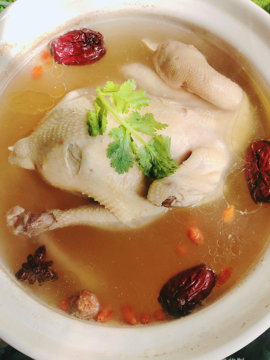 红枣枸杞鸡汤~简单版附技巧的做法