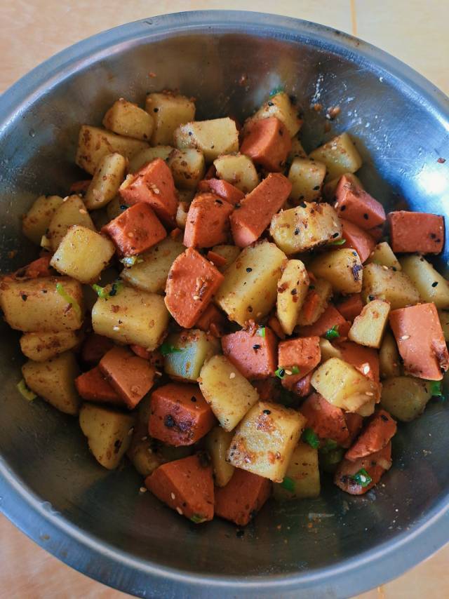 孜然火腿土豆丁