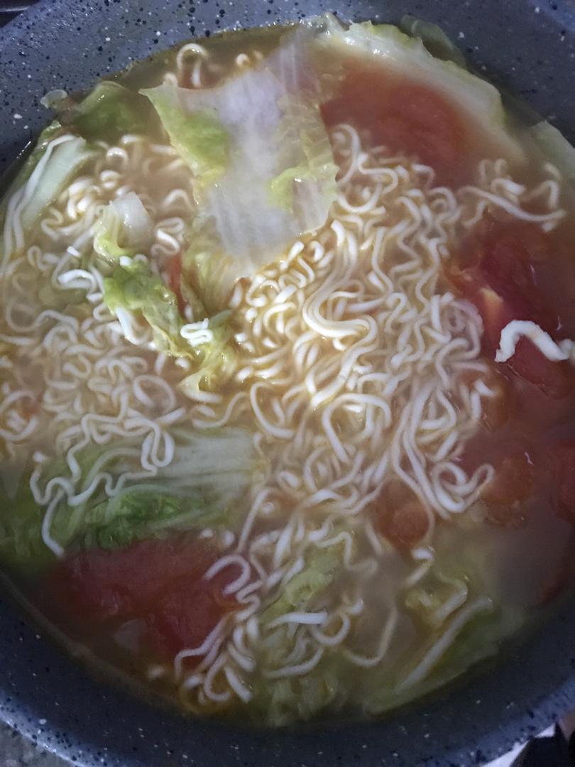 小白菜西红柿蛋汤面