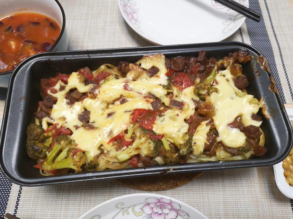 芝士肉酱焗意面