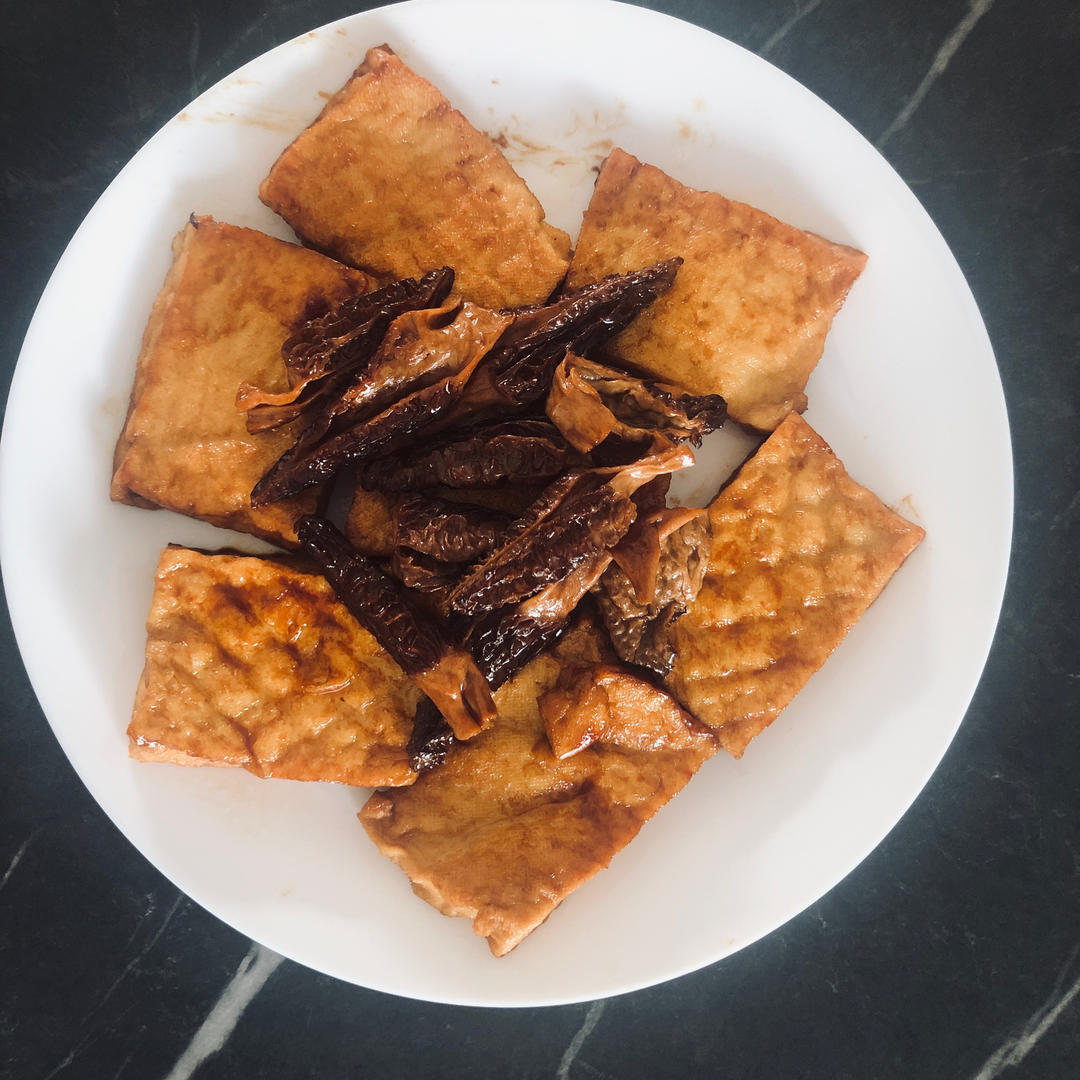 鲜美素菜羊肚菌焖豆腐