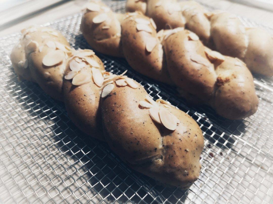 全麦红茶奶酥面包