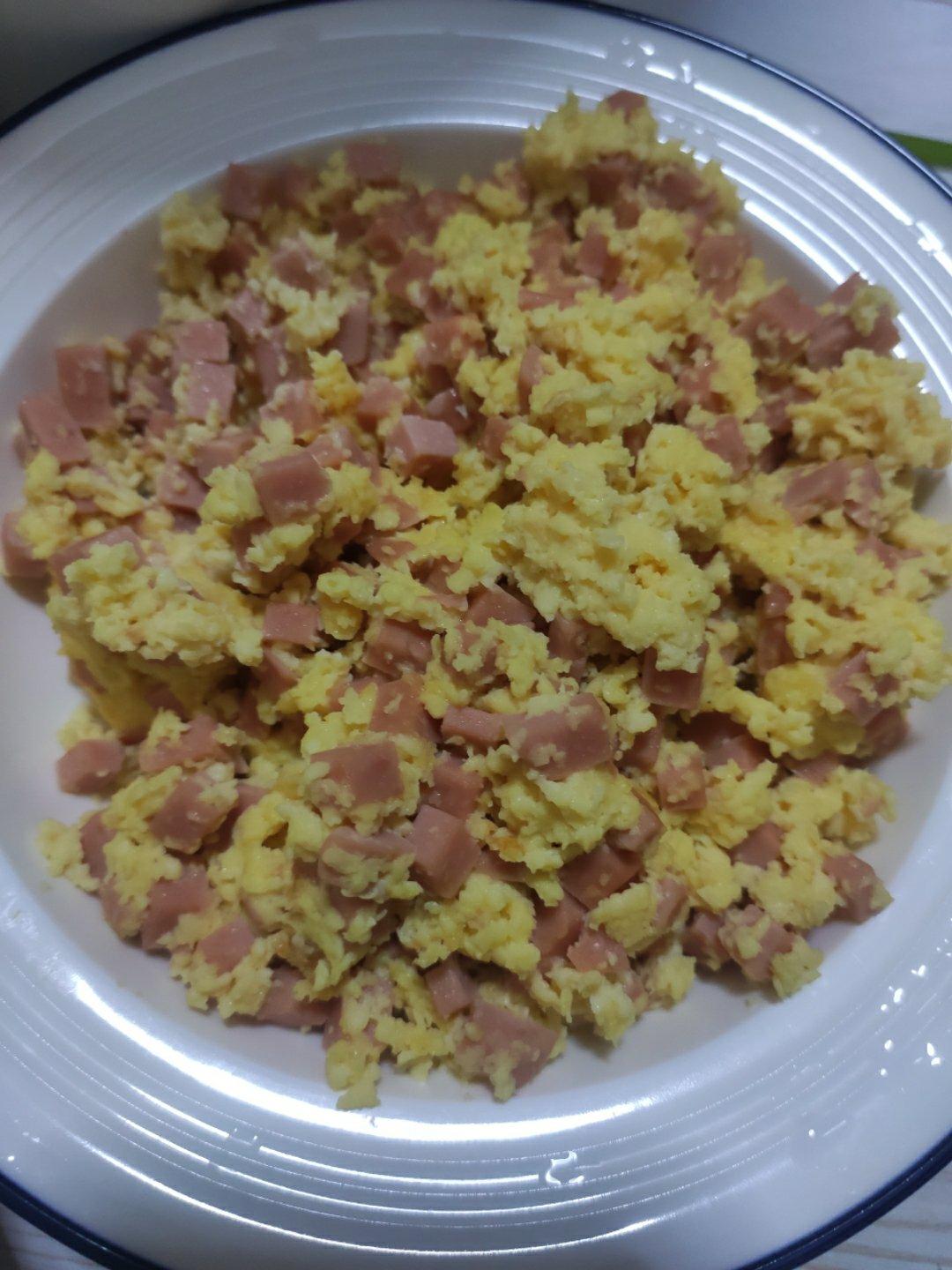 火腿肠葱花鸡蛋饼