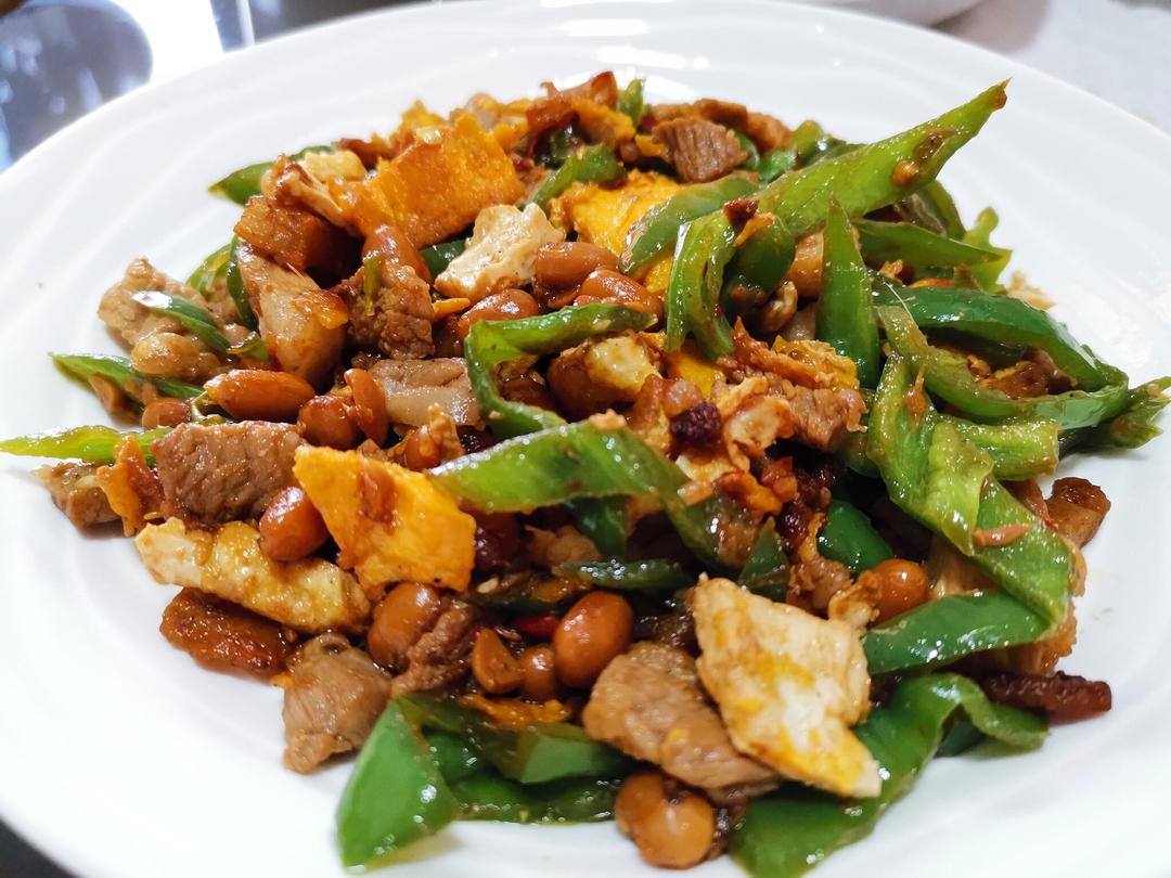 腊八豆鸡蛋炒肉的做法