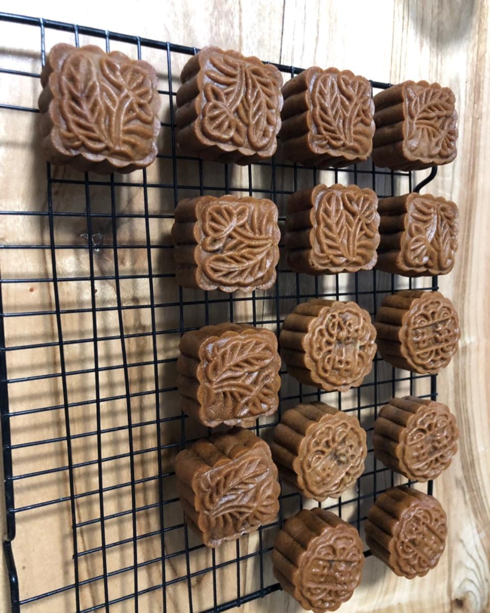 黑糖椰蓉蔓越莓月饼