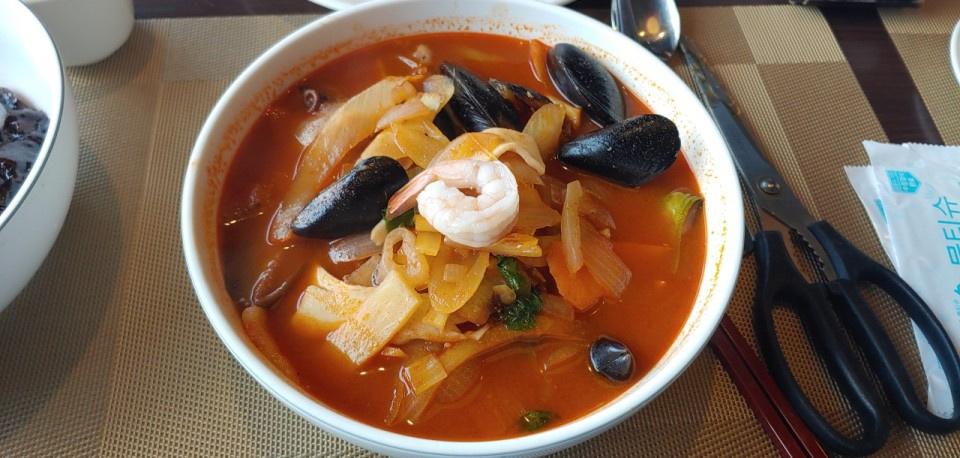 해물짬뽕韩式辣海鲜面海鲜炒码面的做法