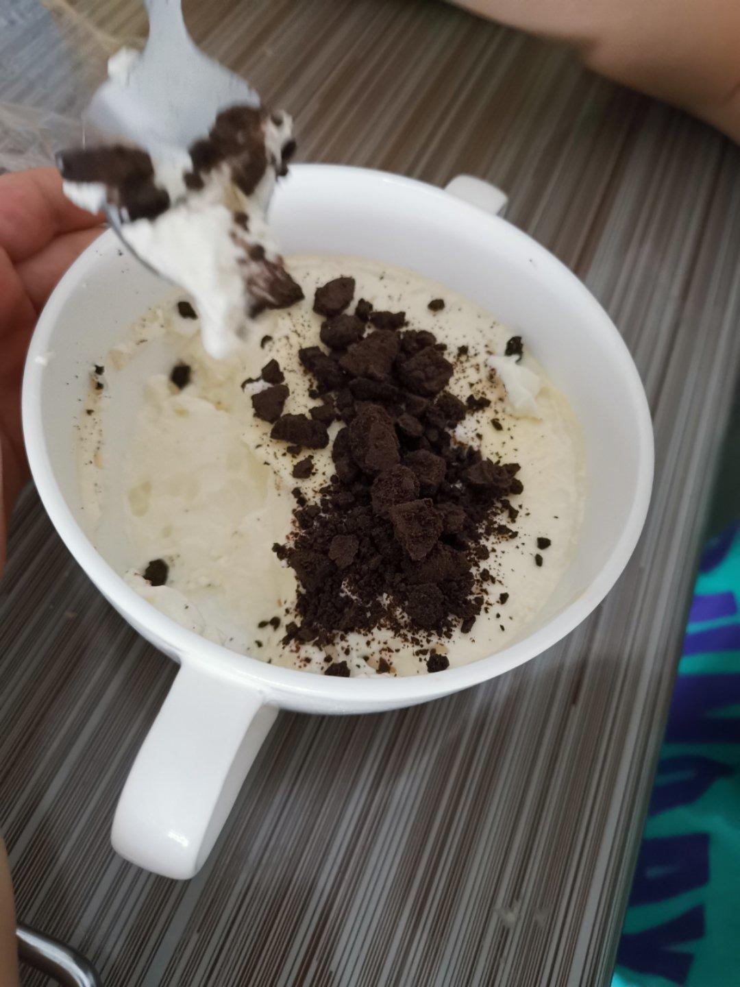 双皮奶（科学方子：淡奶油兑牛奶以假乱真乳脂达到8%的水牛奶，在家轻松做出正宗顺德味儿）