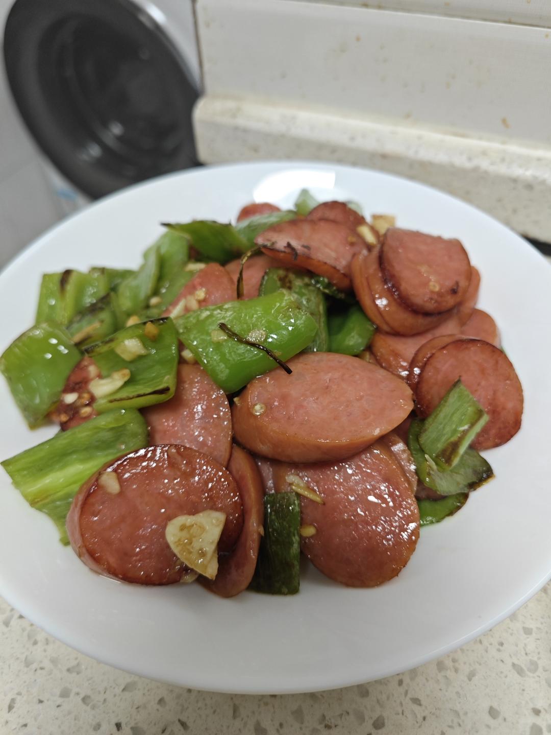 青椒炒红肠