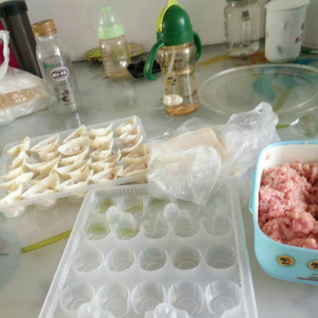 虾仁猪肉胡萝卜馄饨-附剥活虾技巧.几种馄饨包法