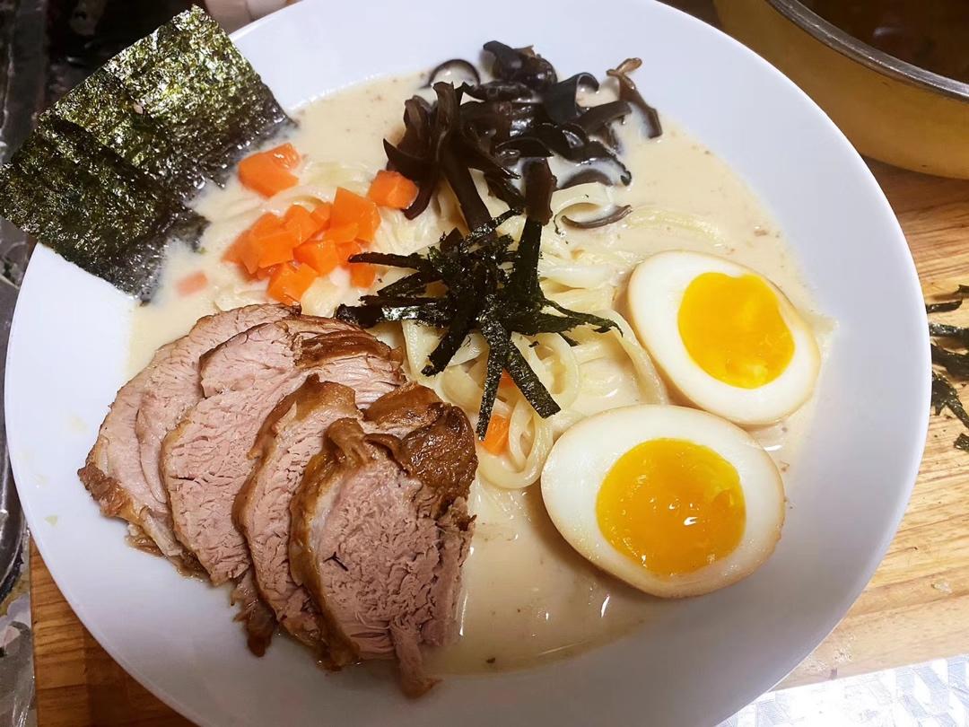 日式拉面叉烧肉(附快速浓汤配方)