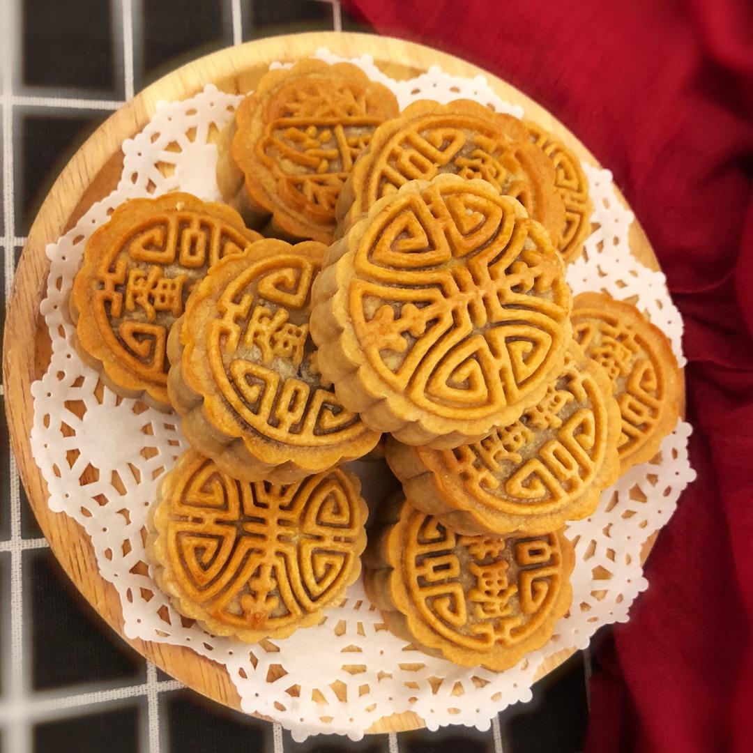广式月饼—蛋黄莲蓉月饼