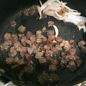 腊肠牛肝菌炊饭的做法 步骤4