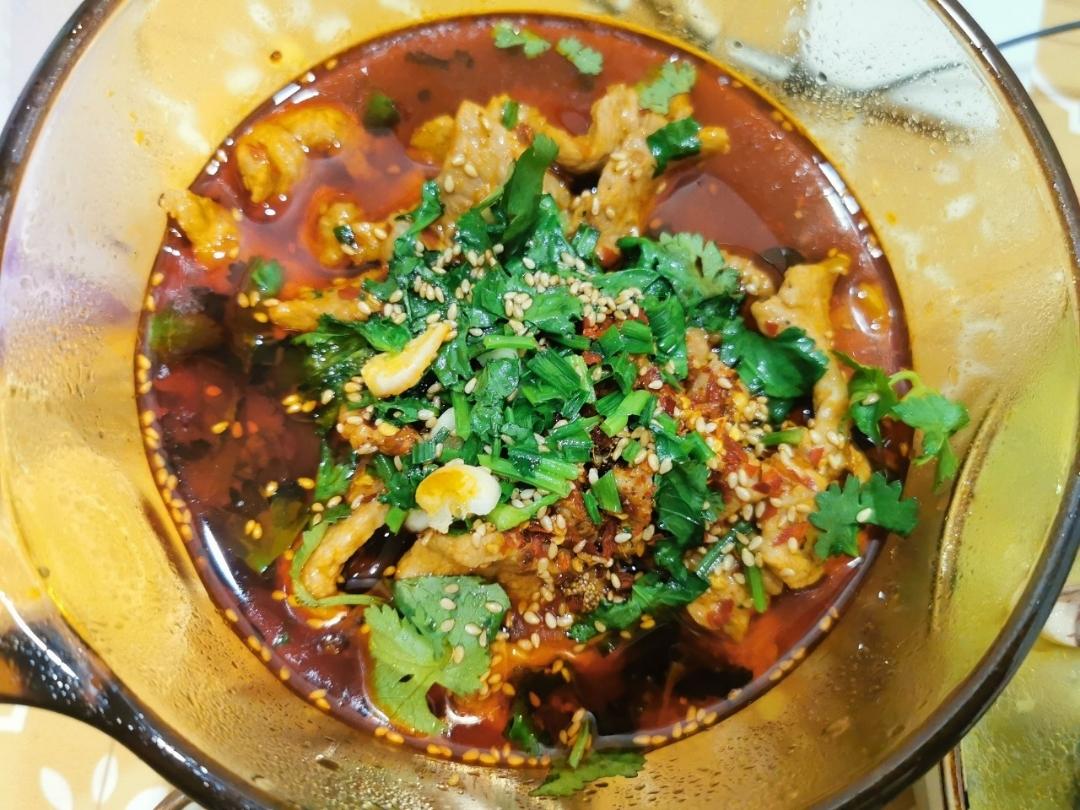 跟四川朋友学的水煮肉片 这也太香了！！