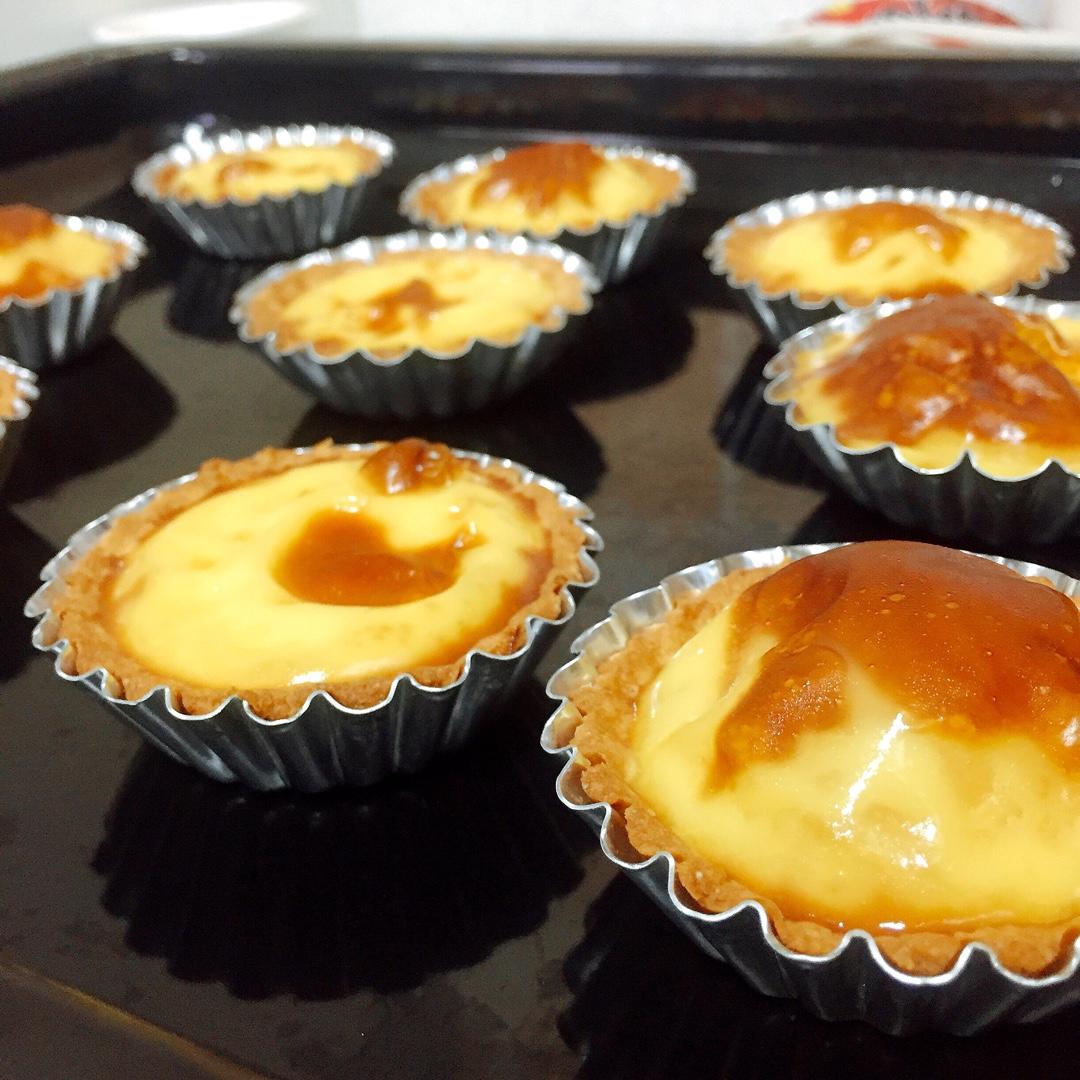 不用千层酥皮也能做出美味蛋挞【港式蛋挞】