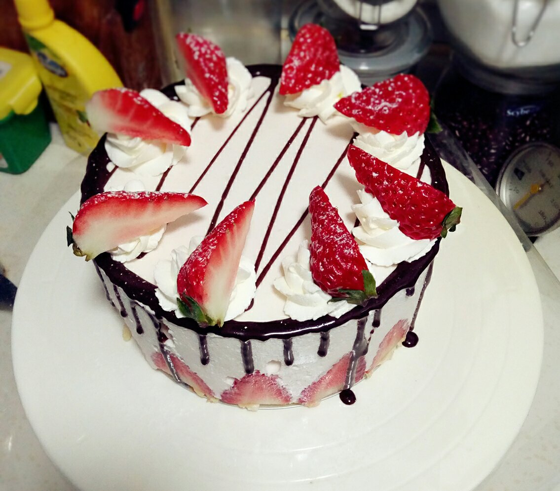 巧克力草莓慕斯蛋糕
