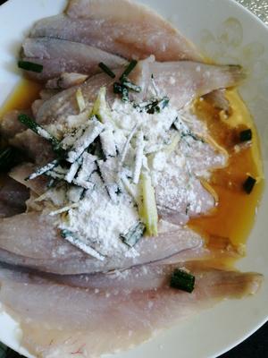 豪华版的雪菜黄鱼面的做法 步骤2